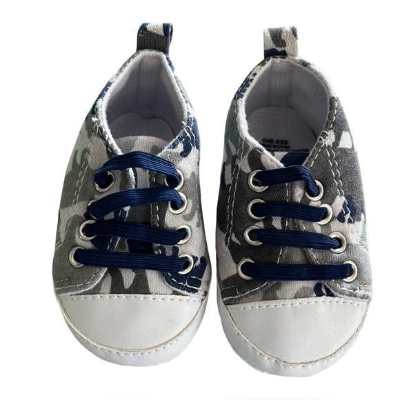 Baby Boy Bear Sneakers (free with any purchase) - Picture 1 of 5